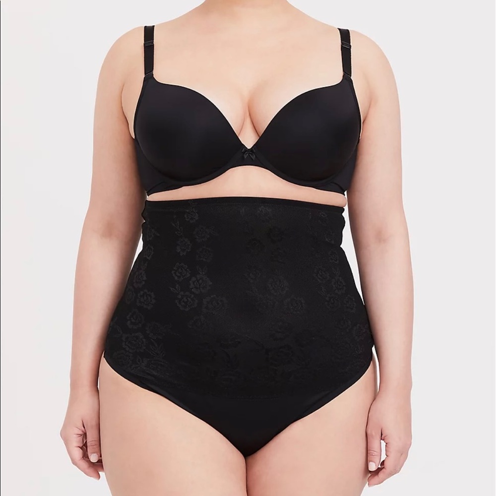 NWT Torrid Ultra High Waist Smoothing Thong